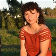 Profesora titulada en Diseño y tecnologias creativas, con mas de dos años de experiencia.