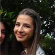 Neodiplomata al Liceo Classico con certificazione CAE (C1) offre lezioni di inglese per studenti di ogni età