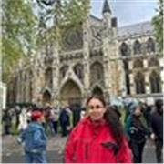 Profesora de inglés con nivel avanzado o francés con nivel intermedio.