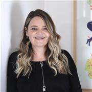 Native-speaking English tutor offering online classes for adults.