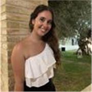 Diplomata al Liceo delle Scienze Umane e studentessa al primo anno di Mediazione linguistica