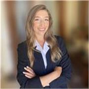 Profesora titulada en inglés y preparadora de exámenes Cambridge con más de 5 años de experiencia.