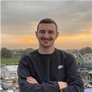 Laureato in Comunicazione, Media e Pubblicità offre ripetizioni di inglese