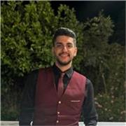 Visual designer con laurea specialistica, la creatività è una dote che tutti abbiamo dobbiamo solo allenarla.