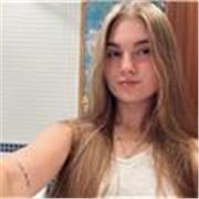 Estudiante de educación primaria y dispuesta a enseñar cualquier asignatura 