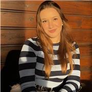 Tengo un nivel B2 y podemos dar las clases hechas a tu medida. Trabajaremos todas las áreas que necesites