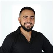 profesor de matematicas, con enseñanza en fisica, quimica y algebra.