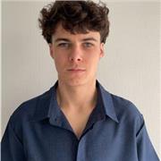 Étudiant donne cours de maths de niveau collège et lycée