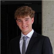 Poseo el C1 en inglés y valenciano, así como el A2 en francés (con nivel B1). Llevo 3 años enseñando inglés y matemáticas.