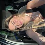 Profesora titulada en Educación Primaria con mención en Educación Especial, con experiencia dando clases particulares en Granada.