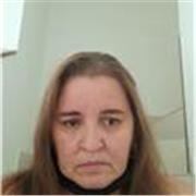 Profesora de preescolar imparte clases a niños desde los 3 años hasta 4 primaria