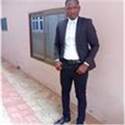 Professeur de philosophie et de français littérature africaine.