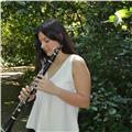 Profesora de clarinete y lenguaje musical da clases desde principiantes hasta alumnos de grado profesional, preparando también pruebas de acceso