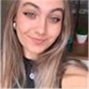 Profesora de ESO y Bachillerato, chica universitaria con resultado sobresaliente en Bachillerato 