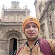 Persona alegre, paciente y con don de enseñanza. 