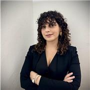 Insegnate di Storia e Filosofia, offre lezioni in presenza o online