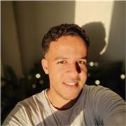 English Tutor for Clear Communication and Confident Language Learning