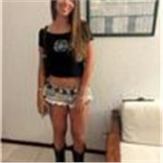 Profesor de inglés da clases a niños de todas las edades