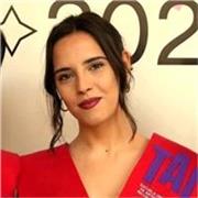 Profesora de inglés con más de cinco años de experiencia. Nativa española criada en Estados Unidos y con estudios en Inglaterra.