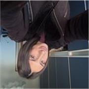 Me defino como una persona inteligente y capacitada. Soy estudiante de carrera y apta para todas las edades 