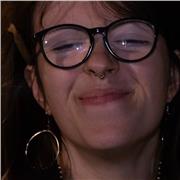 Diplomata al liceo classico offre aiuto compiti elementari e supporto in italiano e latino per i primi anni del liceo.