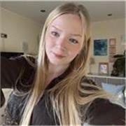 Niños de primaria y/o eso
Para Ingles puedo dar mas cursos ya que soy britanica 
Pero tambien para primaria puedo dar refuerzos 