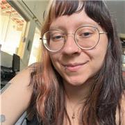 Professora em formação pela USP, aulas de física, matemática, biologia e ciências