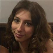 Diplomata al liceo linguistico ho ottenuto la certificazione First Certificate nel 2018. Ho studiato francese, inglese a Bruxelles