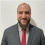 Abogado laboralista con años de ejercicio en la profesión y en proceso de doctorado, imparto clases online y presencial en Badajoz