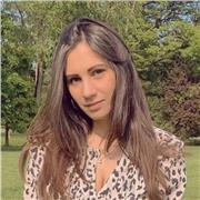 Insegnante di lingua e letteratura italiana. Professoressa di Lettere