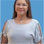 Profesora de pedagogía da clases a niños de primaria y bachillerato