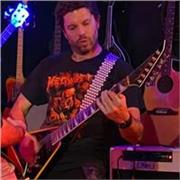 Begeisterter, erfahrener E-Gitarrist bietet E-Gitarrenunterricht