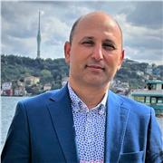 A Multilingual Linguist with over 20 years of teaching English in different countries.