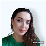 Profesora de maquillaje y estética apta para todas las edades