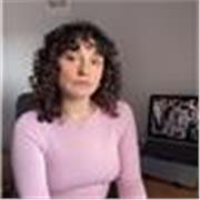 Profesora de inglés, mitad estadounidense mitad española para enseñar tanto a los más pequeños como a adultos.