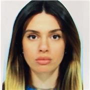 Laureata impartisce lezioni di italiano dalle basi