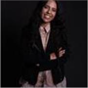 Profesora de Historia del Arte con enfoque pedagógico y análisis crítico