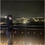 Soy una chica muy optimista, trabajadora y paciente, que al final es necesario al trabajar enseñando a los más pequeños.