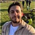 Kendimi sadece bir matematik öğretmeni değil, aynı zamanda öğrencilerinin yanında yürüyen bir mentör olarak tanımlıyorum. Lise 