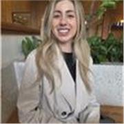 Estudiante de derecho de la Universidad Javeriana de quinto semestre, con manejo del idioma inglés de forma bilingüe