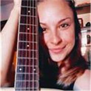 ! Sono Letizia, un'insegnante di canto certificata. Tengo le lezioni a Villasanta e a domicilio. Benvenuti sul mio profilo!