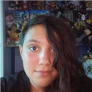 Alegre y extrovertida, siempre con la creatividad adelante