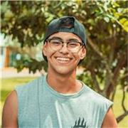 Jean Pierre Sánchez
Violonchelista • Violinista • Guitarrista
Profesor de Música

Con sólida formación artística y experiencia doc