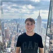 Estudiante universitario y jugador de fútbol en Estados Unidos gracias a una doble beca académica y deportiva