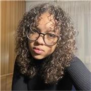 Studentessa di quinta superiore in possesso di certificazione C1 Advanced Cambridge insegna grammatica e letteratura inglese