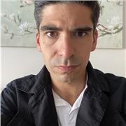 Motivador, empático y paciente. Capaz de sacar lo mejor de cualquier alumno.