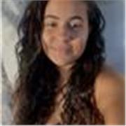 Professora de Inglês em formação, metodologia focada em apresentar o idioma de forma clara e dinâmica