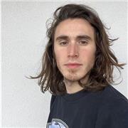 Offro lezioni di chitarra, produzione musicale, e teoria musicale online.