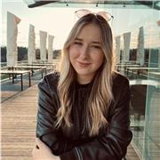 Corinna Schweiger, Studentin, 20 Jahre, gebe Nachhilfe in Mathematik für Unterstufenschüler/innen oder Jünger.