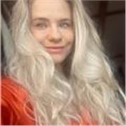 Compassionate, curious tutor helping learners confidently understand complex psychology.